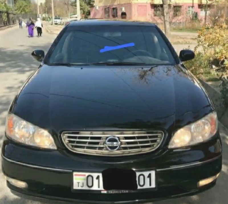 Лобовое стекло на Nissan Maxima